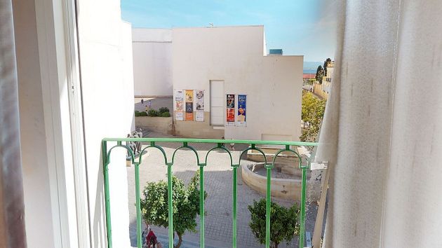 Foto 2 de Piso en alquiler en Ceuta de 5 habitaciones con muebles y balcón