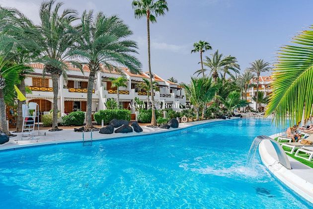 Foto 1 de Dúplex en venda a Los Cristianos - Playa de las Américas de 2 habitacions amb terrassa i piscina