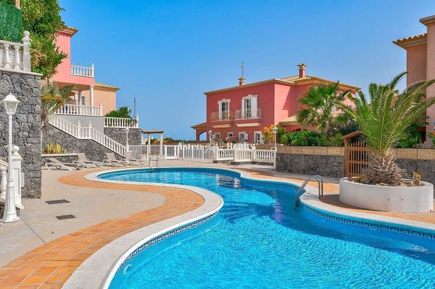 Foto 1 de Casa en venda a El Médano de 3 habitacions amb terrassa i piscina