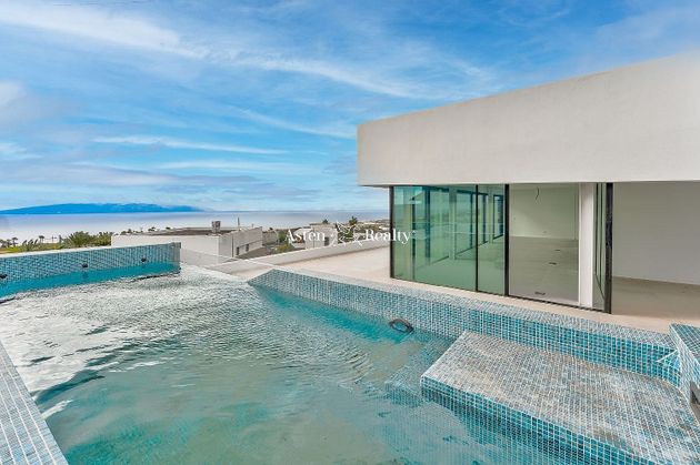 Foto 1 de Casa en venta en Playa de San Juan de 3 habitaciones con terraza y piscina