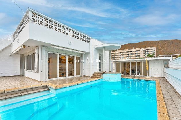 Foto 2 de Venta de casa en Palm - Mar de 5 habitaciones con terraza y piscina