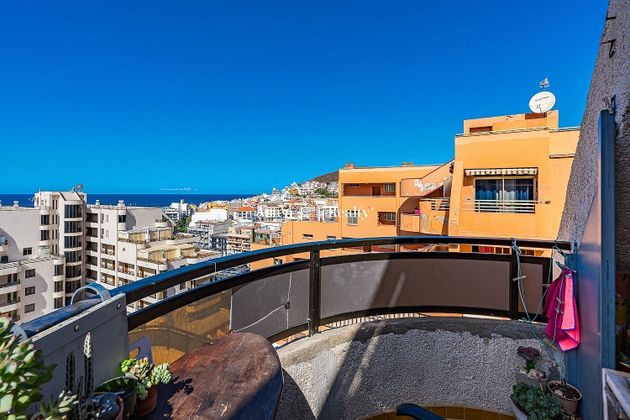 Foto 1 de Venta de ático en Los Cristianos - Playa de las Américas de 2 habitaciones con terraza y piscina