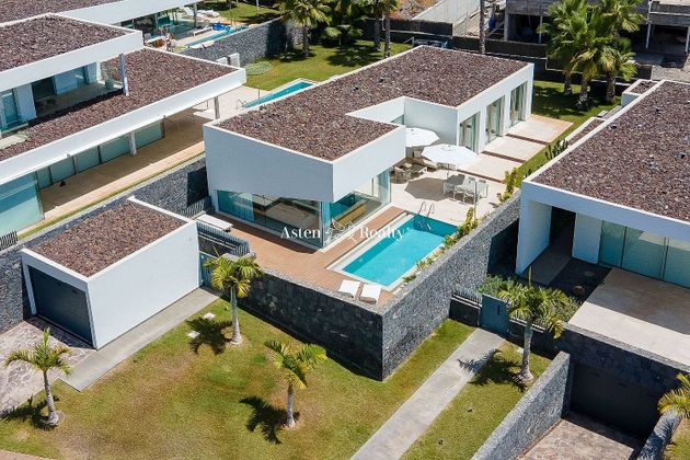 Foto 1 de Xalet en venda a Playa de San Juan de 3 habitacions amb terrassa i piscina