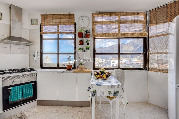 Foto 1 de Piso en venta en Puerto de Santiago de 3 habitaciones con terraza y garaje