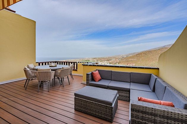 Foto 1 de Venta de ático en Costa Adeje de 2 habitaciones con terraza y piscina