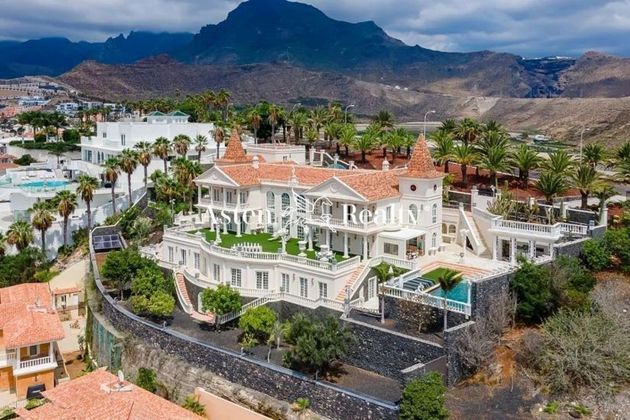 Foto 2 de Casa en venda a Costa Adeje de 5 habitacions amb terrassa i piscina