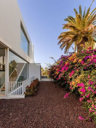 Foto 1 de Casa en venda a Playa de San Juan de 5 habitacions amb terrassa i piscina