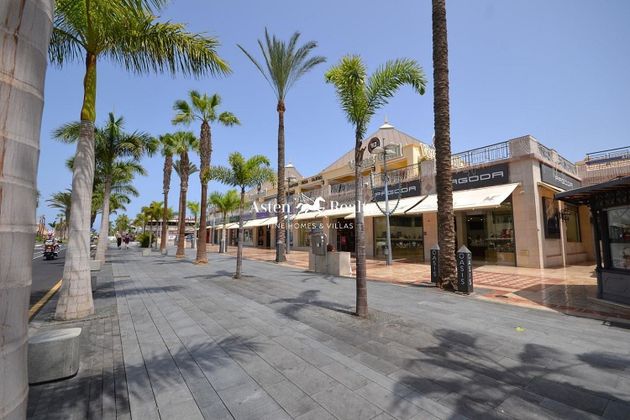 Foto 1 de Venta de local en Los Cristianos - Playa de las Américas con aire acondicionado