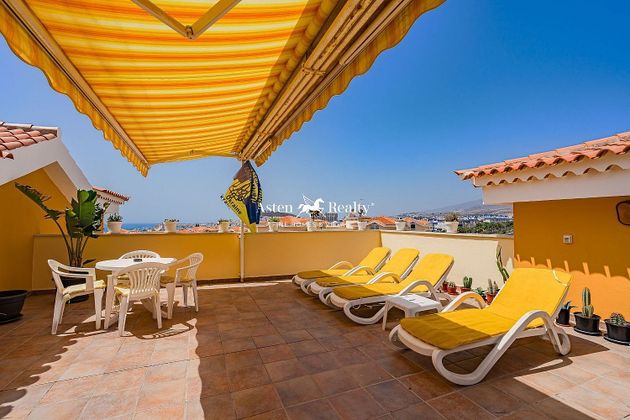 Foto 1 de Àtic en venda a Los Cristianos - Playa de las Américas de 2 habitacions amb terrassa i piscina