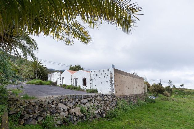 Foto 2 de Casa rural en venta en Tanque (El) de 3 habitaciones y 8500 m²