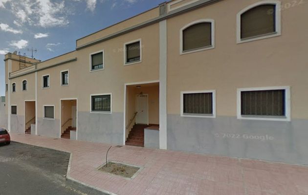 Foto 1 de Casa en venda a calle Montaña Clara de 3 habitacions amb garatge