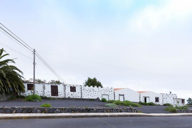 Foto 2 de Casa rural en venda a Tanque (El) de 3 habitacions i 417 m²
