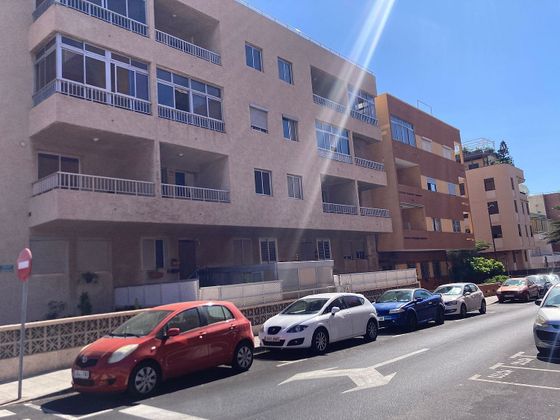 Foto 2 de Pis en venda a calle Hernán Cortés de 3 habitacions amb terrassa i garatge