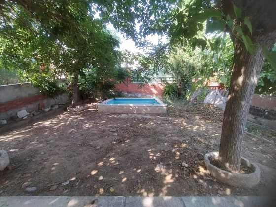 Foto 2 de Casa en venda a Esparreguera de 3 habitacions amb piscina i jardí