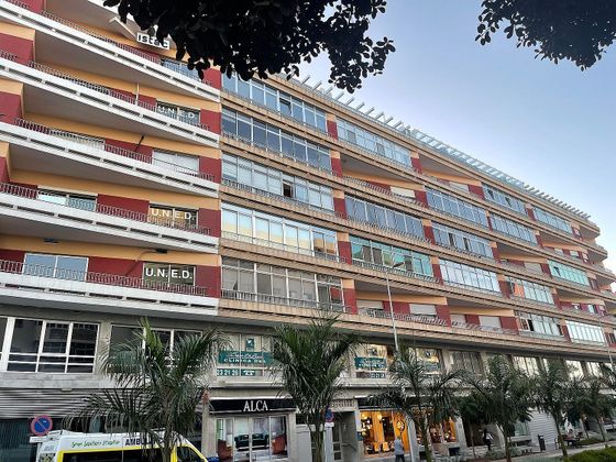 Foto 1 de Alquiler de piso en calle Luis Doreste Silva de 5 habitaciones con terraza y garaje