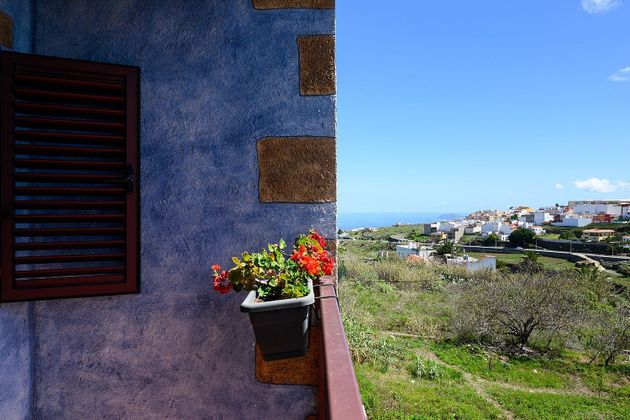 Foto 2 de Casa en venda a calle Brecito de 4 habitacions amb terrassa i garatge