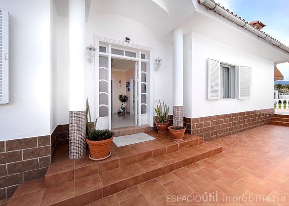 Foto 2 de Chalet en venta en Santa Úrsula de 3 habitaciones con terraza y piscina