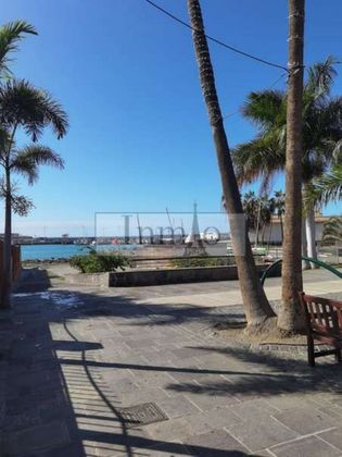 Foto 2 de Traspaso local en Los Cristianos - Playa de las Américas con terraza