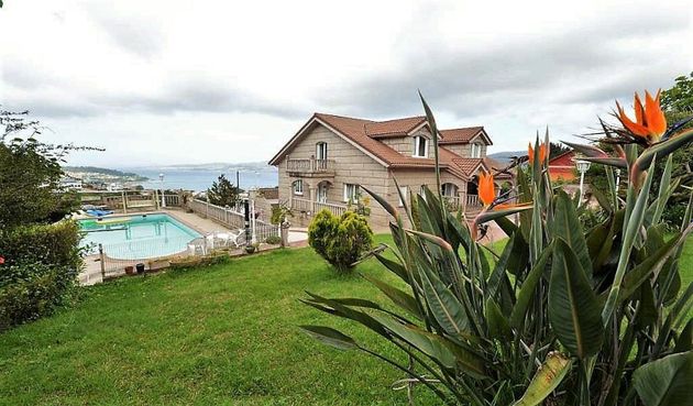 Foto 2 de Xalet en venda a Redondela de 5 habitacions amb terrassa i piscina