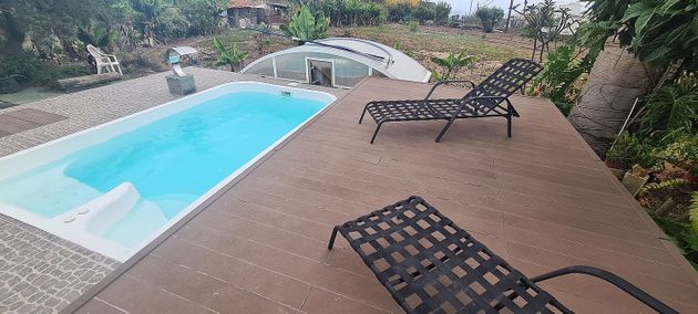 Foto 1 de Casa rural en venda a Moya de 6 habitacions amb terrassa i piscina