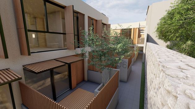 Foto 1 de Casa en venda a calle Adelantado de 3 habitacions amb terrassa i garatge