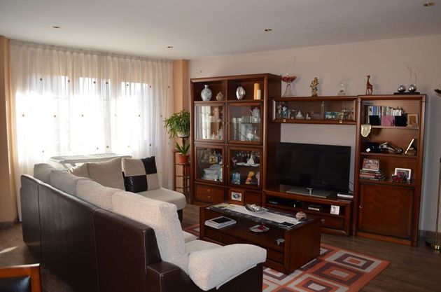 Foto 1 de Xalet en venda a Santovenia de la Valdoncina de 5 habitacions amb terrassa i garatge