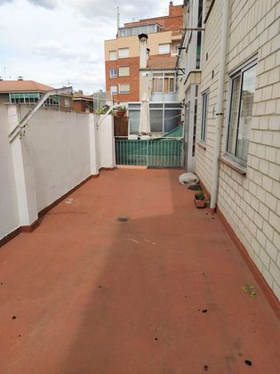 Foto 1 de Pis en venda a Trobajo del Camino de 3 habitacions amb terrassa i mobles