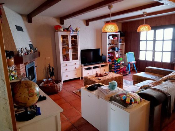 Foto 1 de Venta de casa en Sariegos de 4 habitaciones con terraza y calefacción