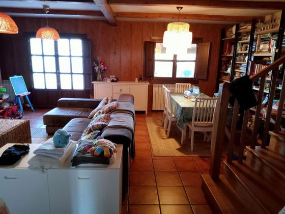 Foto 2 de Venta de casa en Sariegos de 4 habitaciones con terraza y calefacción