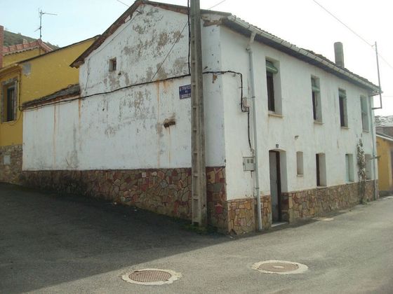 Foto 2 de Casa en venda a Valdesamario de 4 habitacions i 150 m²