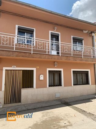 Foto 2 de Venta de casa adosada en Villaflores de 5 habitaciones con balcón y calefacción