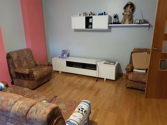 Foto 1 de Venta de piso en Castellanos de Moriscos de 3 habitaciones con garaje y muebles