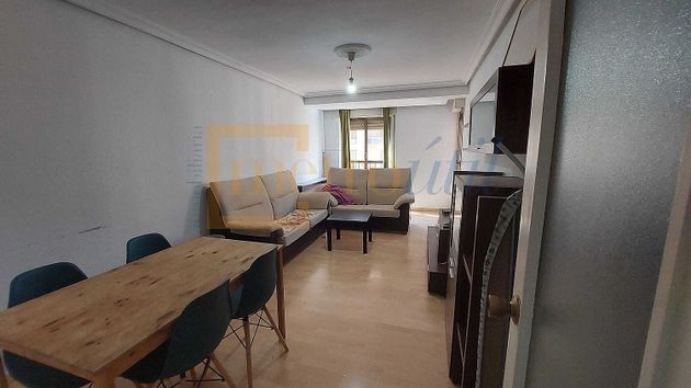 Foto 1 de Piso en venta en Hospitales - Campus de 4 habitaciones con garaje y balcón