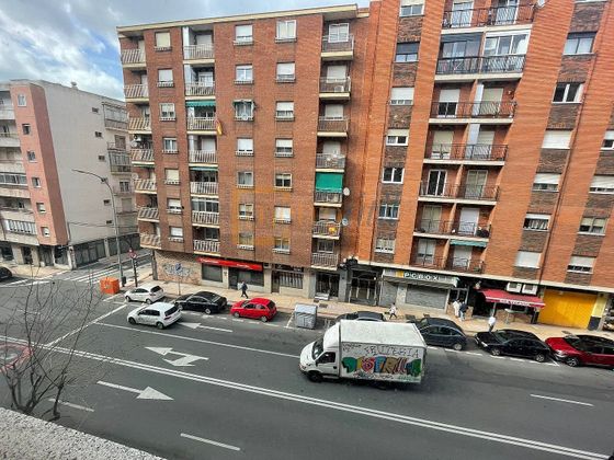 Foto 2 de Pis en venda a Rollo - Puente Ladrillo de 4 habitacions amb balcó i calefacció