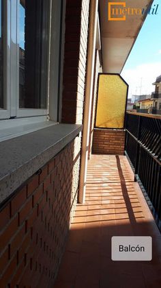 Foto 2 de Pis en lloguer a Garrido Sur - Estación Sur de 3 habitacions amb mobles i balcó