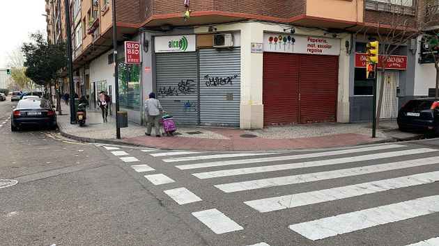 Foto 1 de Local en lloguer a calle Escoriaza y Fabro de 55 m²