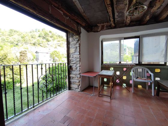 Foto 1 de Casa en venda a calle Escuelas Tierrantona de 6 habitacions amb terrassa i jardí