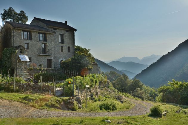 Foto 1 de Casa rural en venta en Boltaña de 5 habitaciones con terraza y jardín