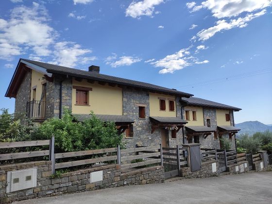 Foto 2 de Casa adossada en venda a calle Ainsa de 2 habitacions amb terrassa i garatge