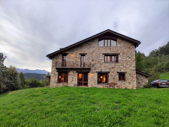Foto 1 de Casa rural en venda a calle Castejón de Sos de 5 habitacions amb terrassa i jardí