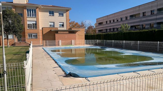 Foto 1 de Piso en venta en Universidad de 2 habitaciones con piscina y aire acondicionado