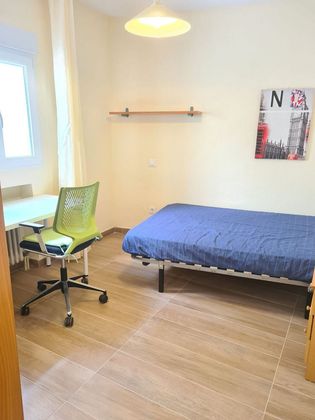 Foto 2 de Piso en alquiler en Universidad de 3 habitaciones con muebles y calefacción