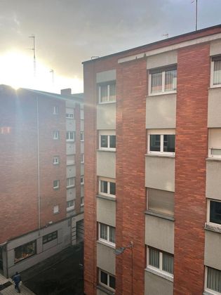 Foto 2 de Piso en venta en calle Pintor Orlando Pelayo de 3 habitaciones con terraza y calefacción