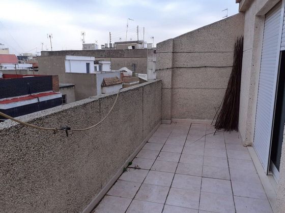 Foto 2 de Àtic en venda a Ayuntamiento - Centro de 2 habitacions amb terrassa i ascensor