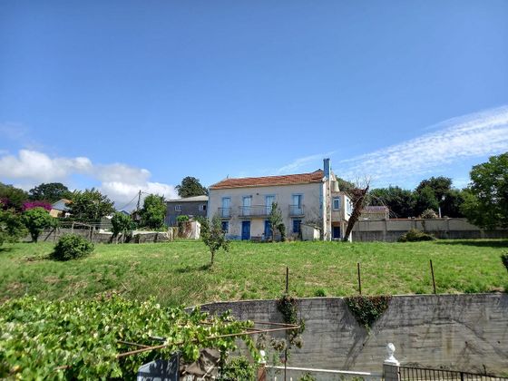 Foto 1 de Casa en venda a calle Lugar Curro de 4 habitacions amb terrassa i jardí