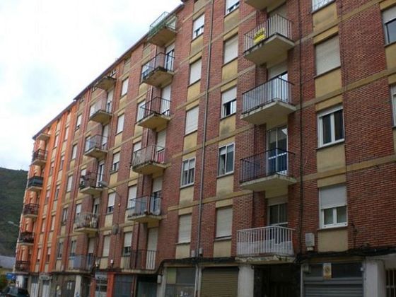 Foto 1 de Venta de piso en calle Batalla de Ceriñola de 3 habitaciones con calefacción y ascensor