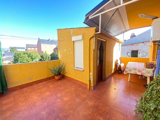 Foto 1 de Casa en venda a Flores de Sil - La Placa de 4 habitacions amb terrassa i garatge