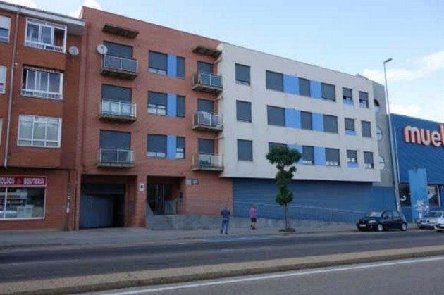 Foto 1 de Local en venda a carretera De León Astorga de 325 m²