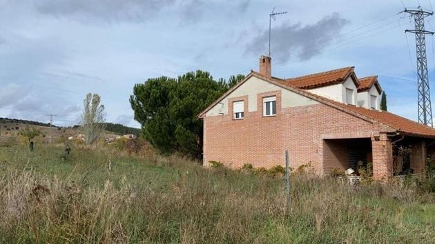 Foto 1 de Casa en venda a Alija del Infantado de 5 habitacions amb terrassa i garatge