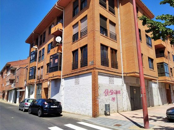 Foto 1 de Pis en venda a Valencia de Don Juan de 3 habitacions i 128 m²